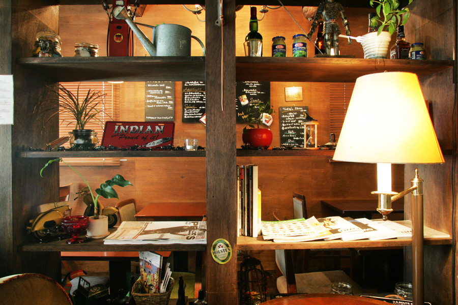 ARMWOOD COTTAGE 店内