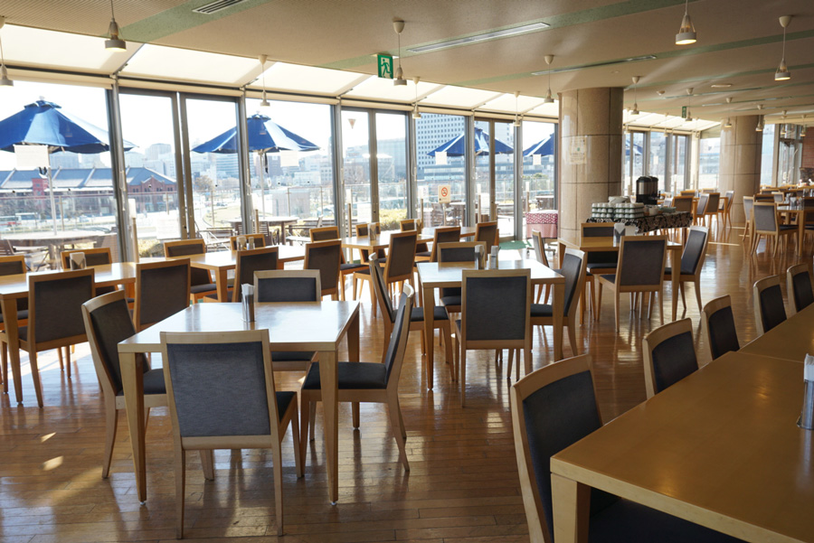 ポート テラス カフェ店内