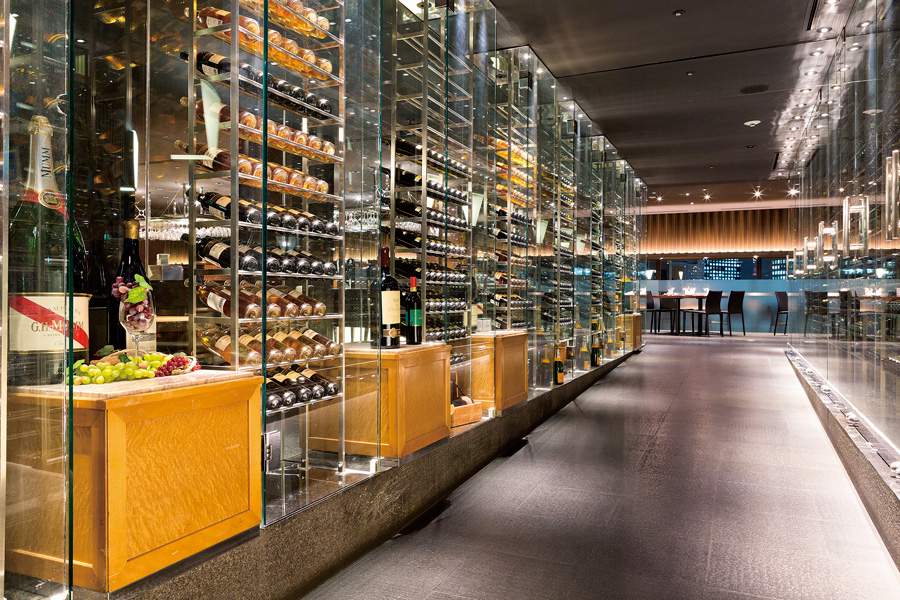 GRILL&DINING MANHATTAN TABLE店内