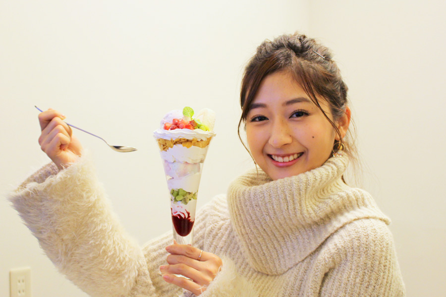 俺の部屋 横浜店レインボーパフェ