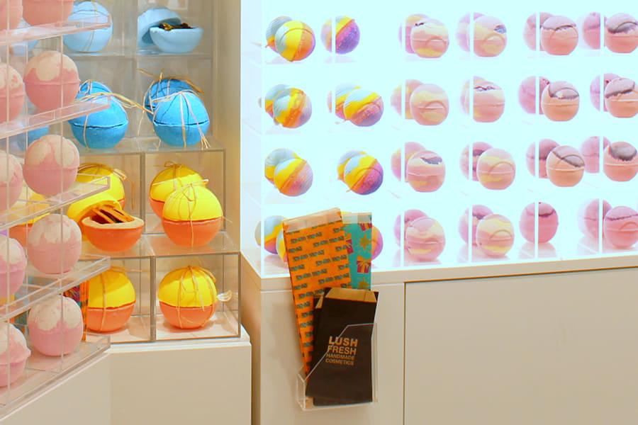 LUSH 原宿店 バスボムの紙袋