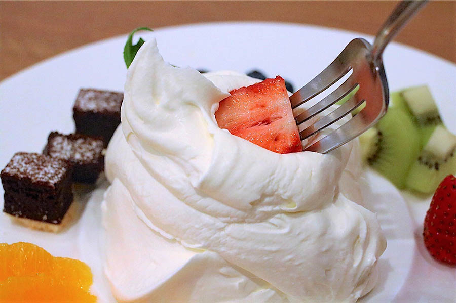 MILKLAND HOKKAIDO → TOKYO 季節のお皿パフェ