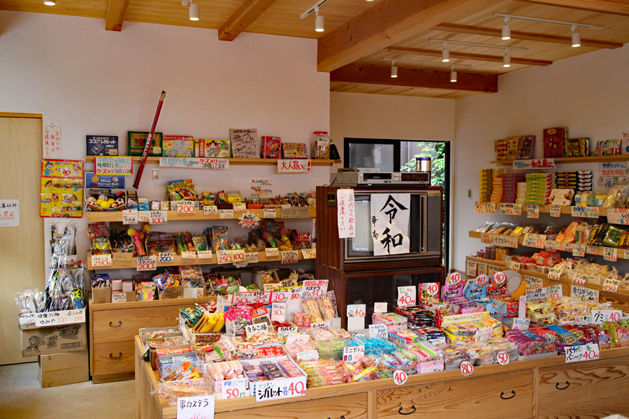 稲葉屋本舗店内