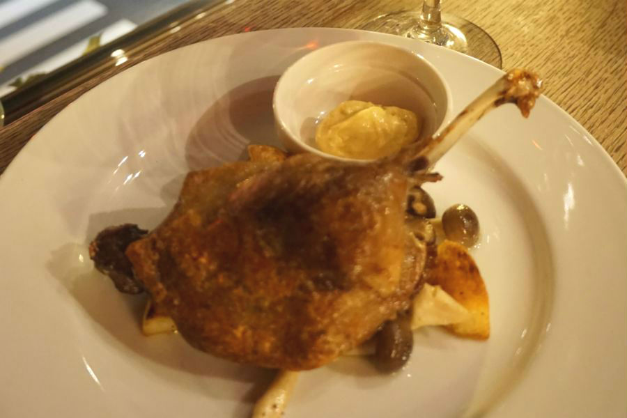 Rue Favart シャラン産鴨もも肉のコンフィ