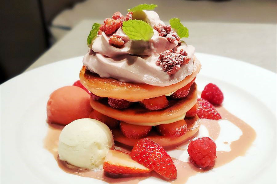 ストロベリーパンケーキ