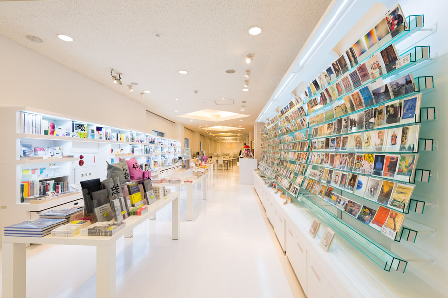 横浜美術館