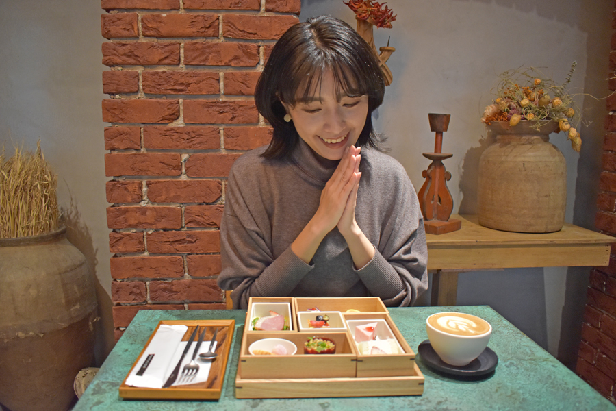 POINT ET LIGNE 神田スクエア店