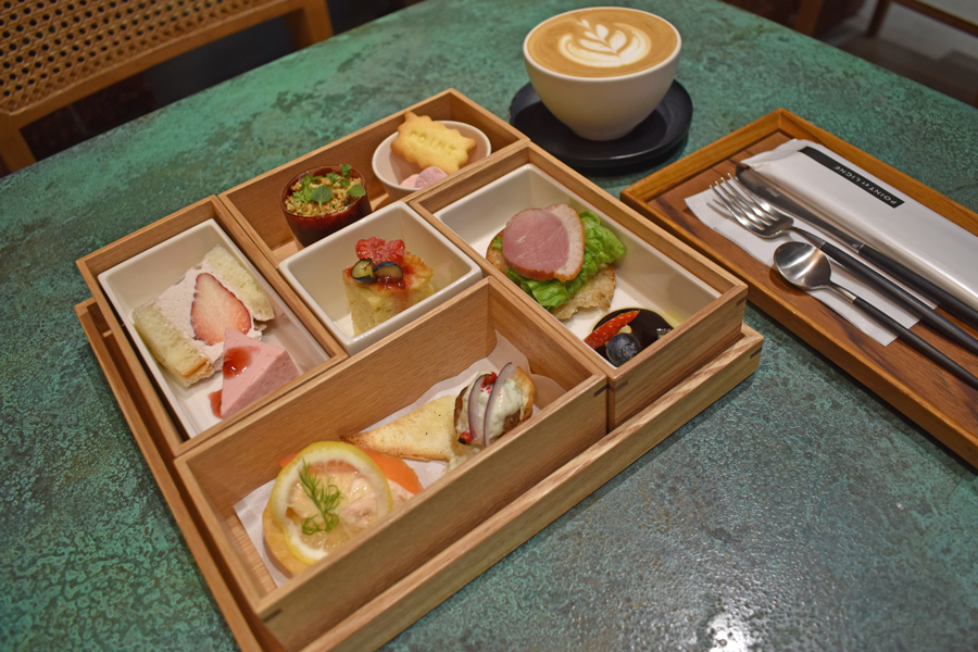 POINT ET LIGNE 神田スクエア店