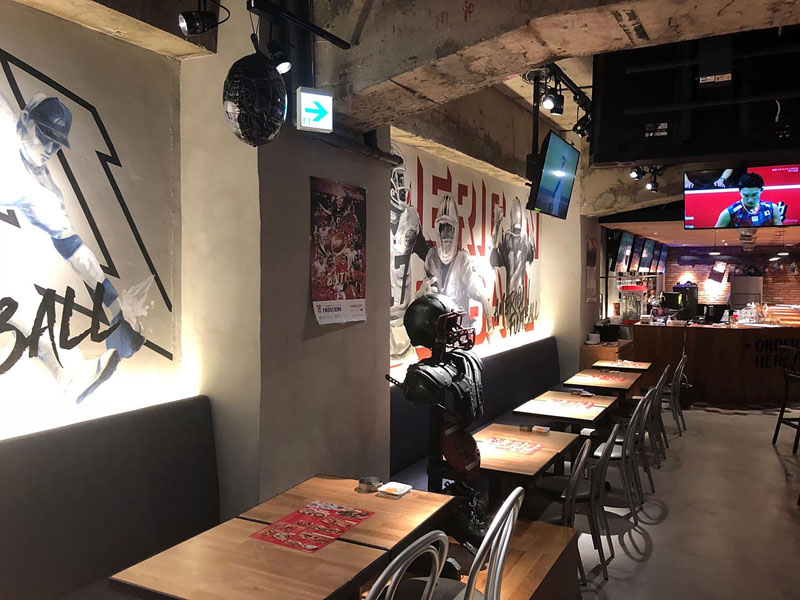 美女が選ぶ 料理がおいしい スポーツバー3選 豪快スペアリブや新鮮カルパッチョも レッツエンジョイ東京
