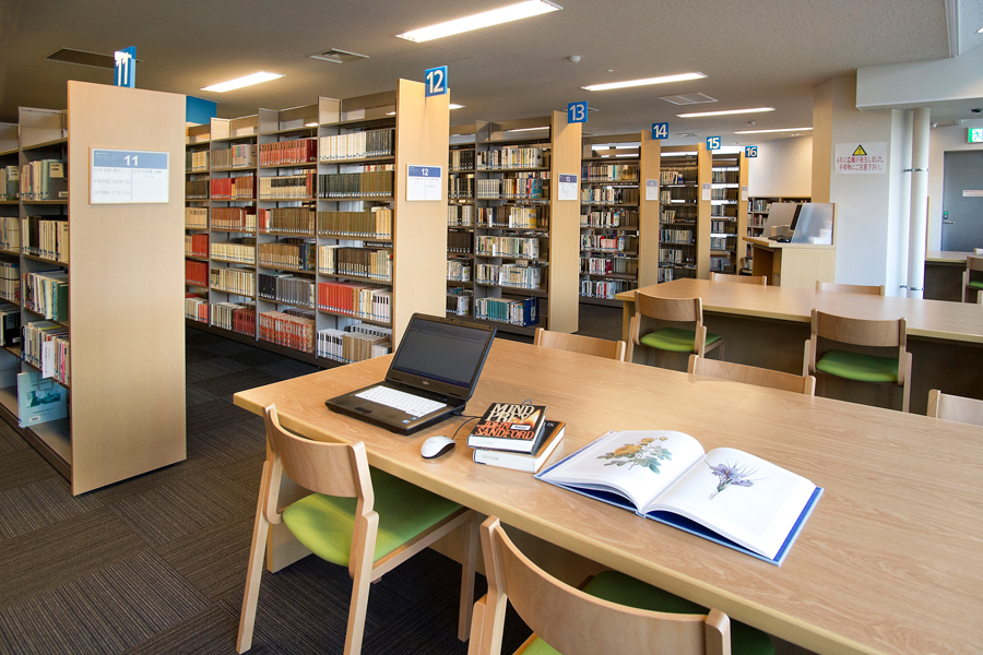 デキる男の秘密基地 ビジネス書が充実するワンランク上の図書館3選 レッツエンジョイ東京
