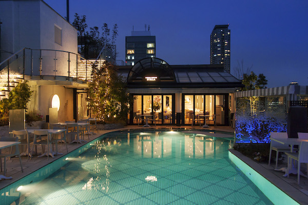 ラグジュアリー空間に思わずウットリ プールのあるレストラン4選 レッツエンジョイ東京