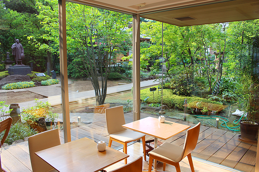 え ここ池袋 緑が絶景なお寺カフェでのランチはリフレッシュに最高だ レッツエンジョイ東京