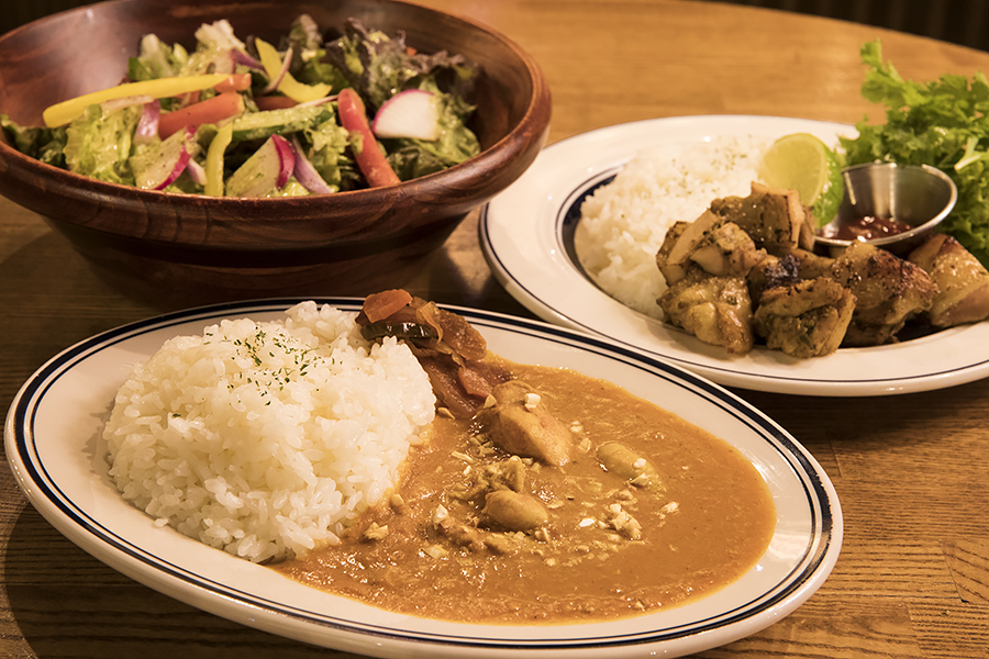 銀座で全品300円ランチだって 自家製バターチキンカレーにローストビーフ サラダ付きで1 000円以下とはおトクすぎ レッツエンジョイ東京