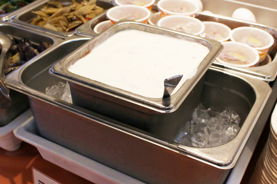 ココスの朝食バイキング パンやワッフル食べ放題 しかもドリンクバー付き レッツエンジョイ東京