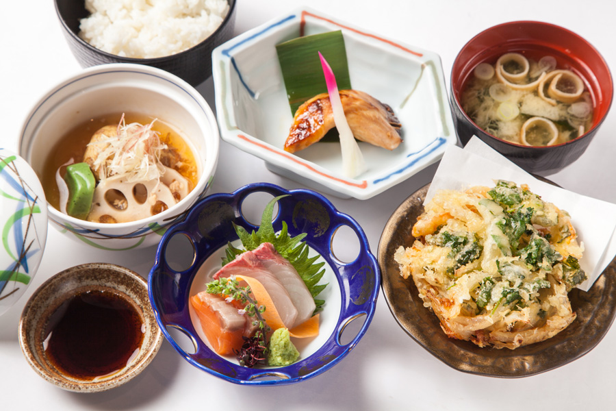 池袋 サラダバーほか 野菜たっぷりヘルシーランチ3選 レッツエンジョイ東京