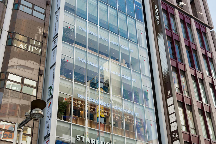 新宿で終電逃したら 2 800円 朝まで過ごせるtsutayaが超おしゃれ レッツエンジョイ東京