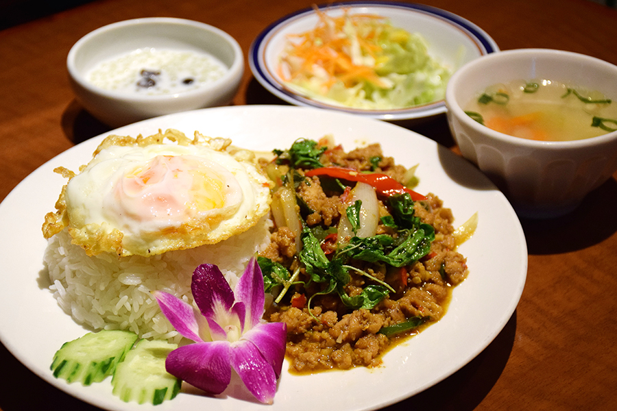 ソムオー鶏肉のバジル炒めセット