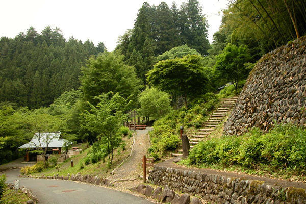 奥多摩湖畔公園 山のふるさと村 テントサイト バーベキューサイト レッツエンジョイ東京