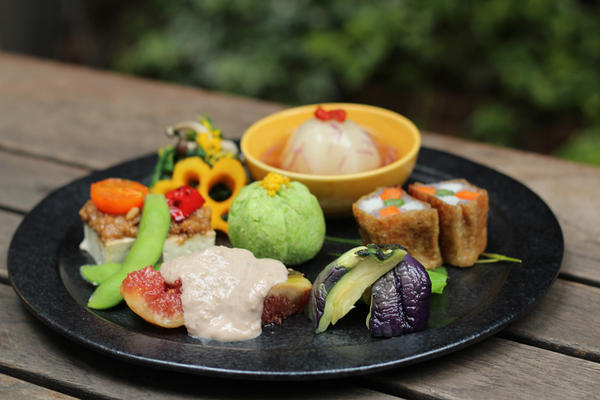 Neal S Yard Green Square レッツエンジョイ東京