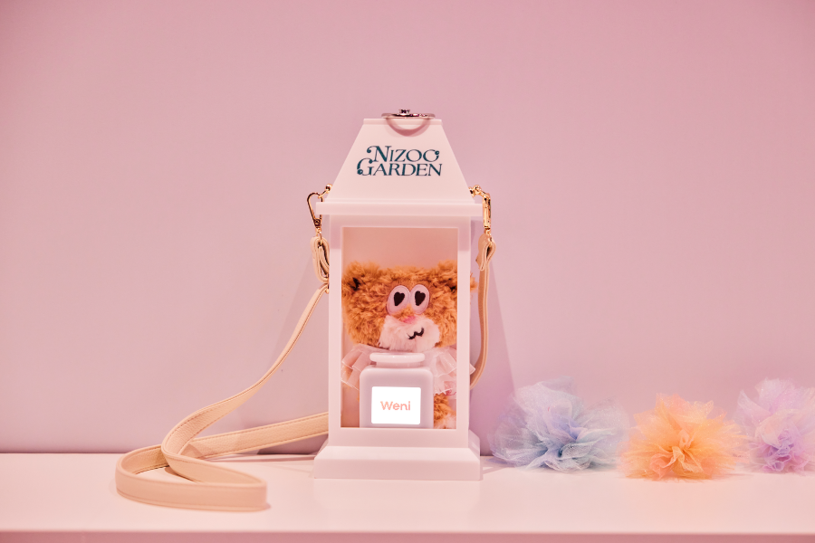 NIZOOぬいぐるみを専用ケースに入れて出発！