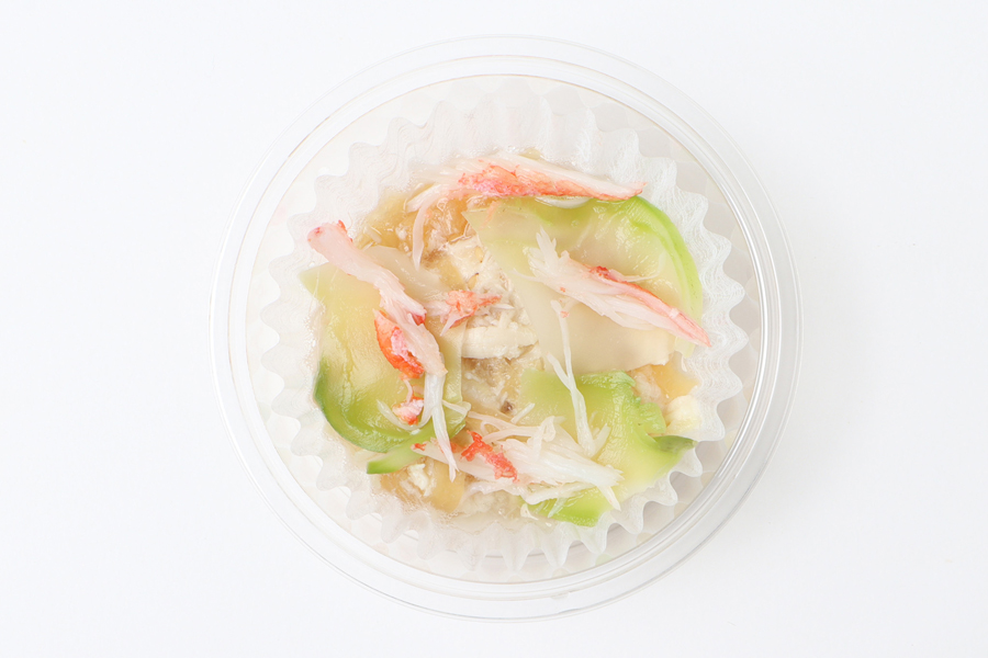 蒸し鶏とくらげ酢の蟹添え