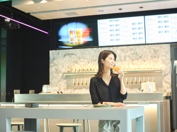 WCB The Room 店内イメージ
