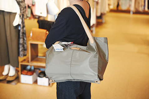 このバッグ良くない?B.FIELDのトートバッグは4,290円が30%OFFで約3,000円!